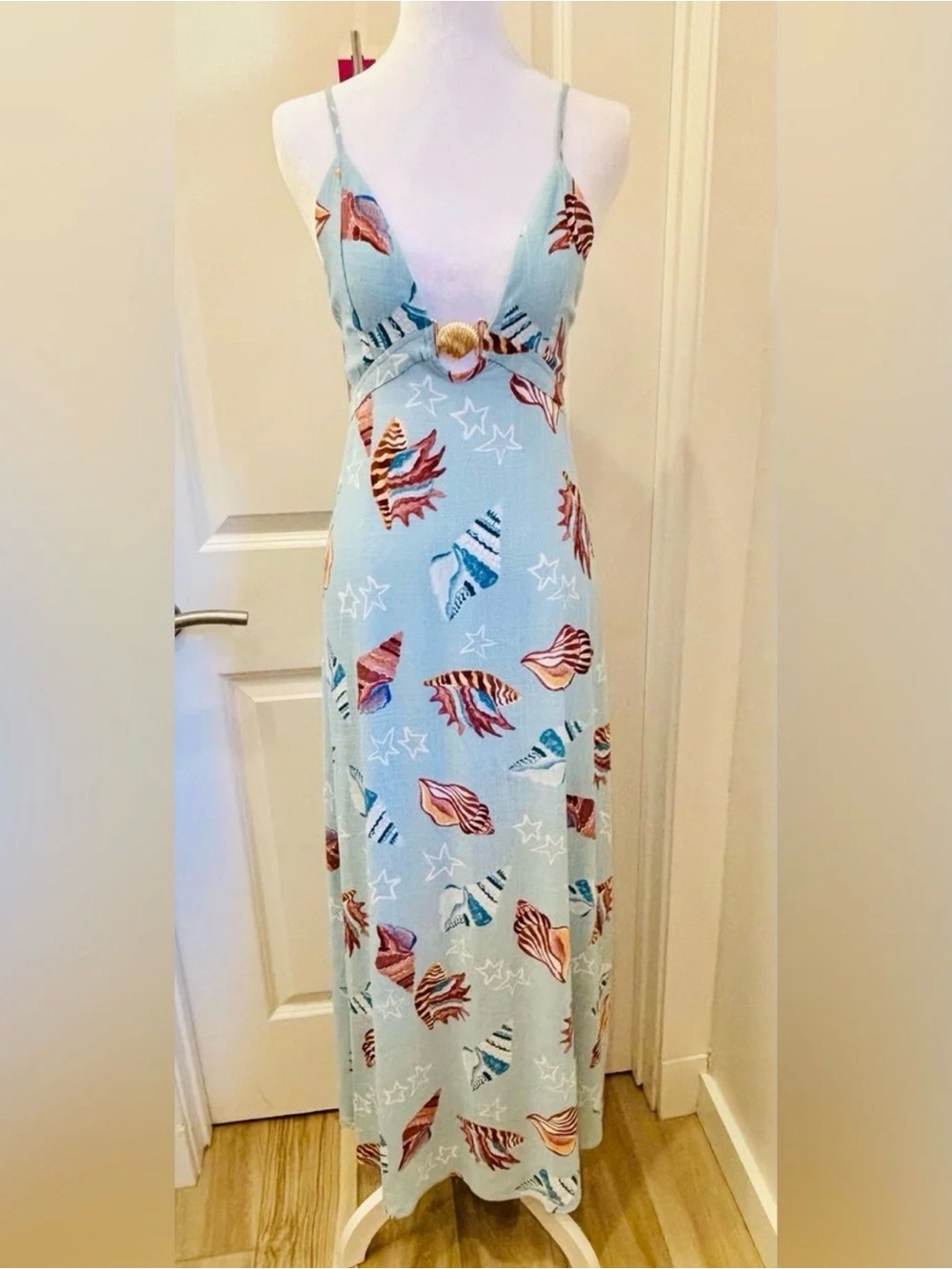 Light Blue Seashell Print Maxi Dress with Shell Waist Accent